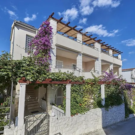 With A Parking Space Mavarstica, Ciovo - 17803 Apartment Trogir