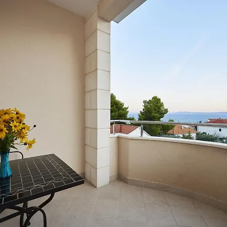 Διαμέρισμα With Parking Space Mavarstica, Ciovo - 17803