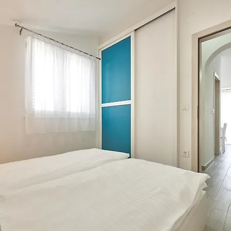 With Parking Space Mavarstica, Ciovo - 17803 Apartment *