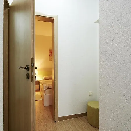 With A Parking Space Mavarstica, Ciovo - 17803 Apartment *
