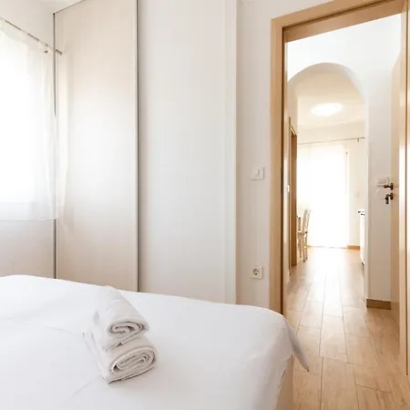 With A Parking Space Mavarstica, Ciovo - 17803 Apartment